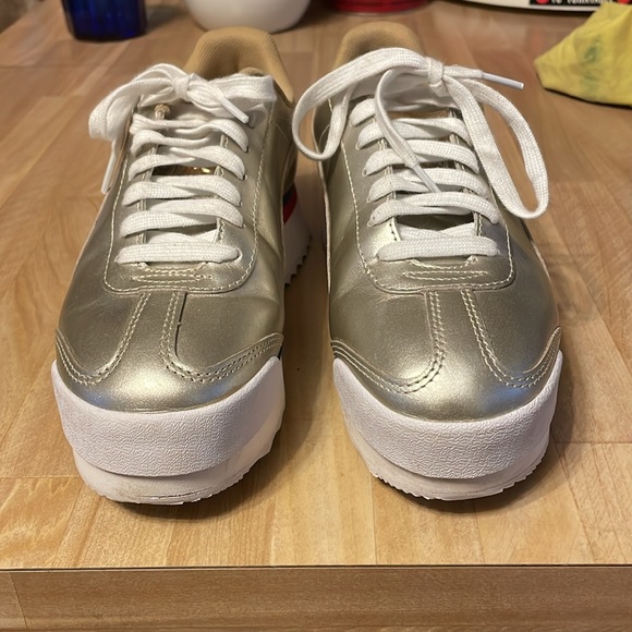 Brand new Gold Puma platform sneakers - Picture 5 of 5